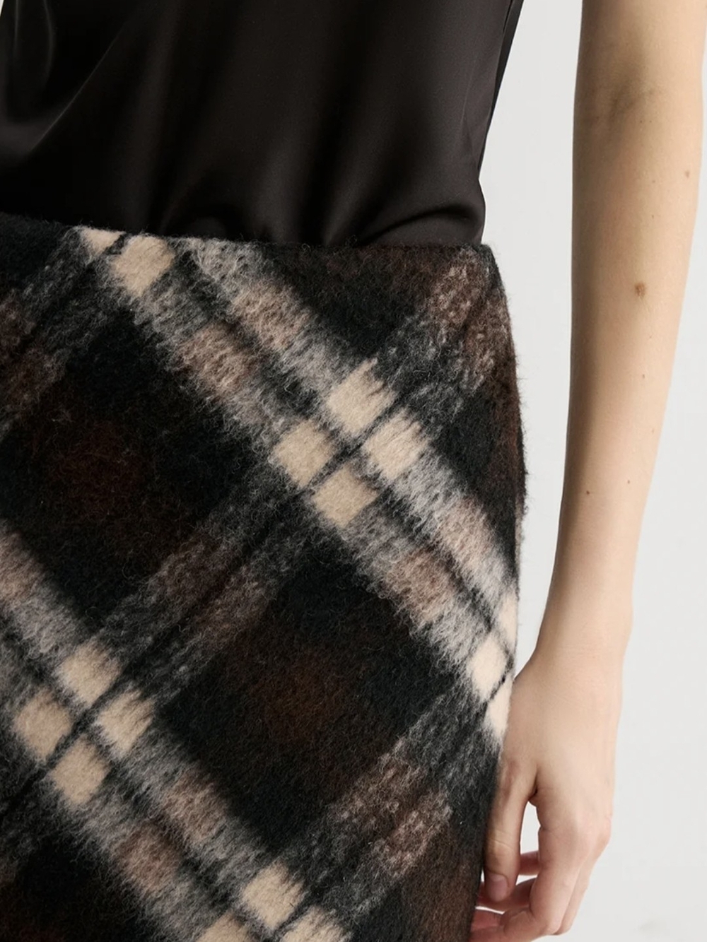 Commense Plaid Wool-Blend Midi Pencil Skirt - Picture 6 of 9